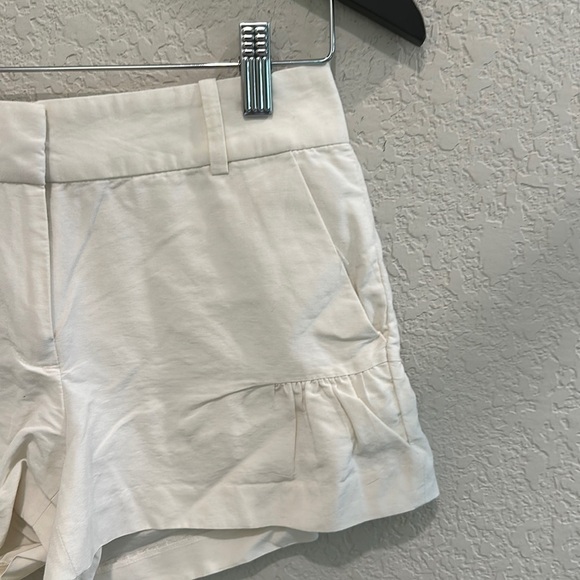J Crew white shorts in Size 00 - Picture 3 of 6